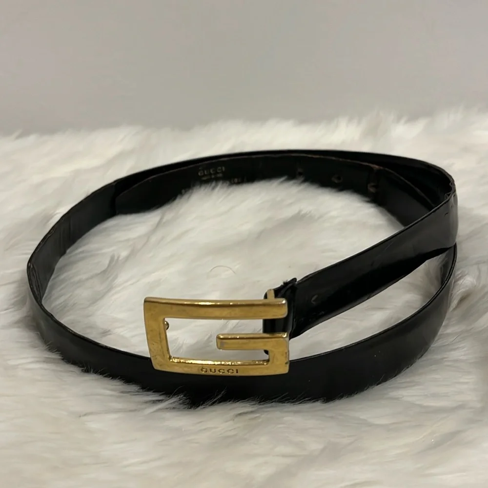 Gucci Black Belt Leather Buckle Logo Gold Hardware 95/38 036 1046 1004